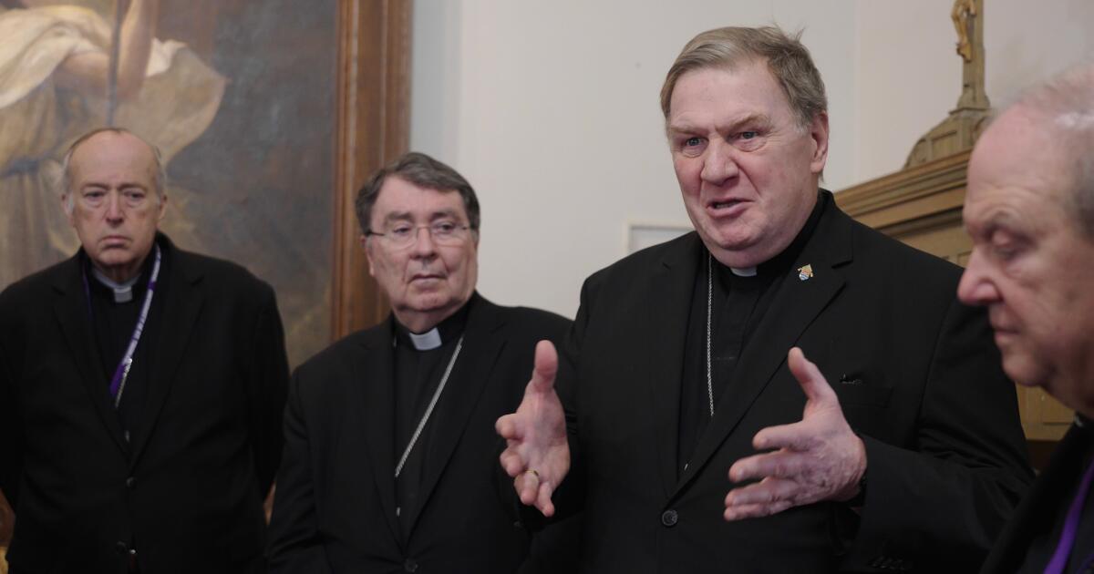 Em Minnesota, cardeais dos EUA e embaixador do Papa recusam excomunhão em massa e pedem reconciliação