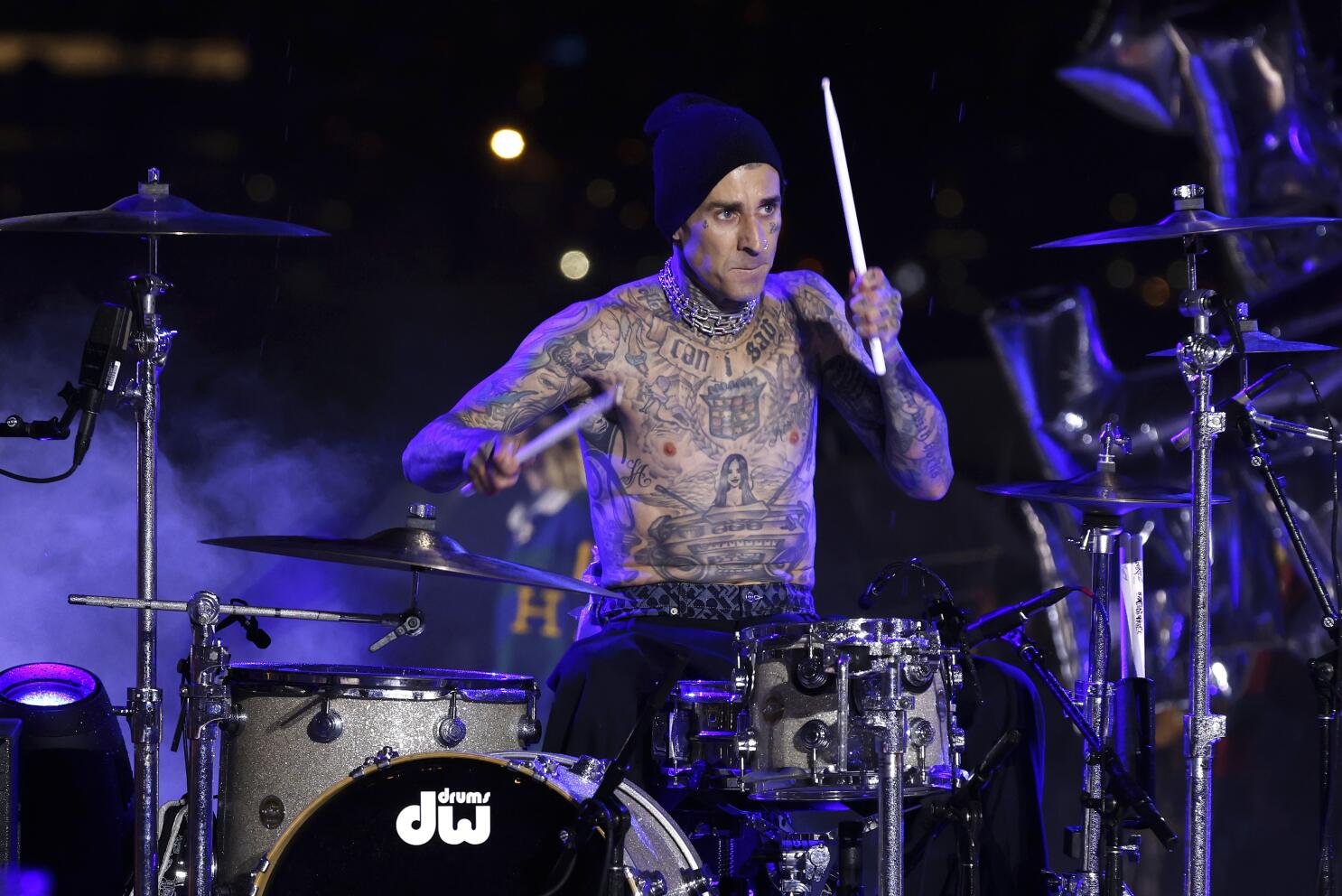 Travis Barker's 'freak accident' injury delays Blink-182 tour - Los Angeles Times