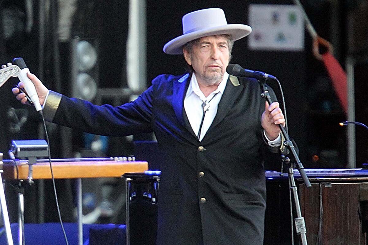 Bob Dylan faces investigation in France