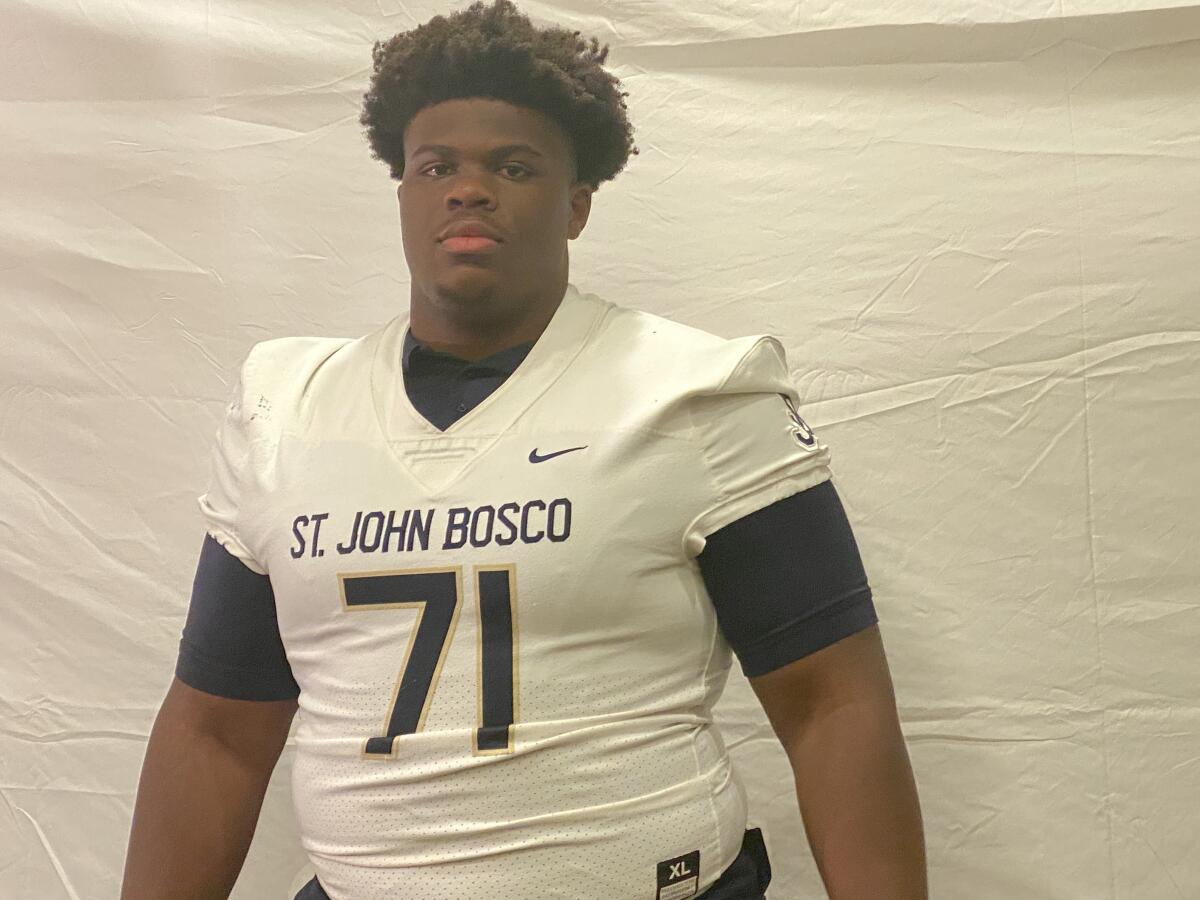 St. John Bosco offensive tackle Earnest Greene 