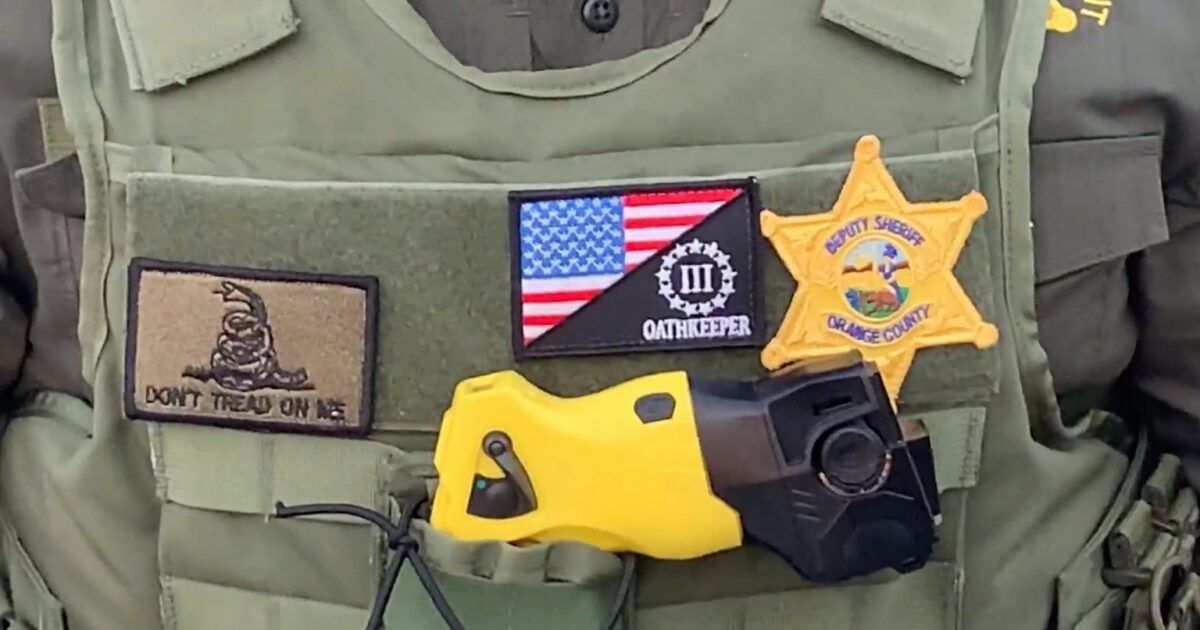 O C Sheriff S Officials Investigating Deputy Seen Wearing