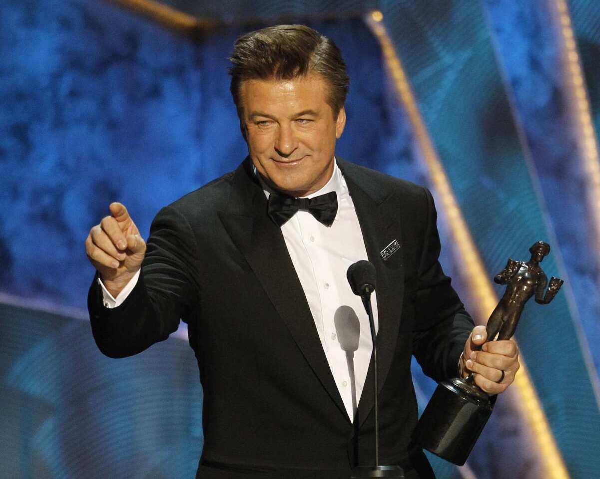"30 Rock" stalwart Alec Baldwin accepts his SAG Award for lead actor in a television comedy.