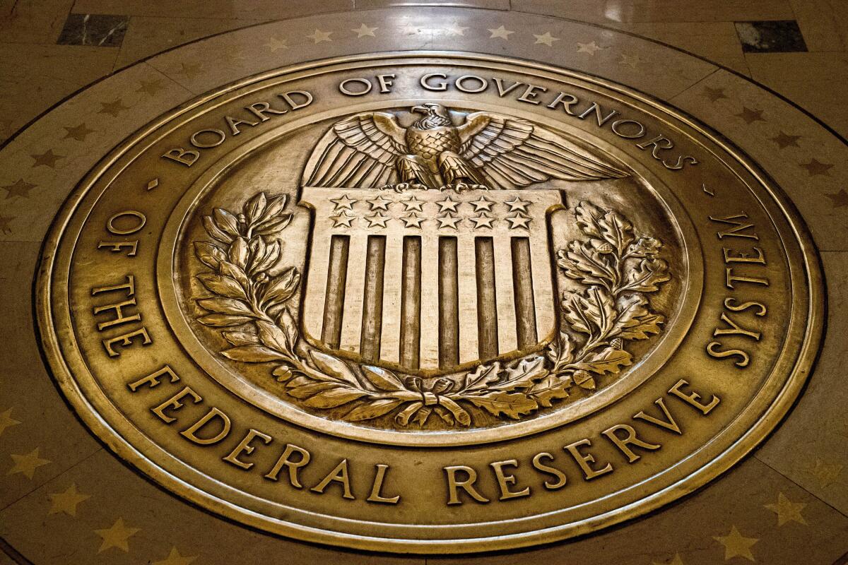 Foto tomada el 5 de febrero de 2018 del sello de la Reserva Federal de Estados Unidos,