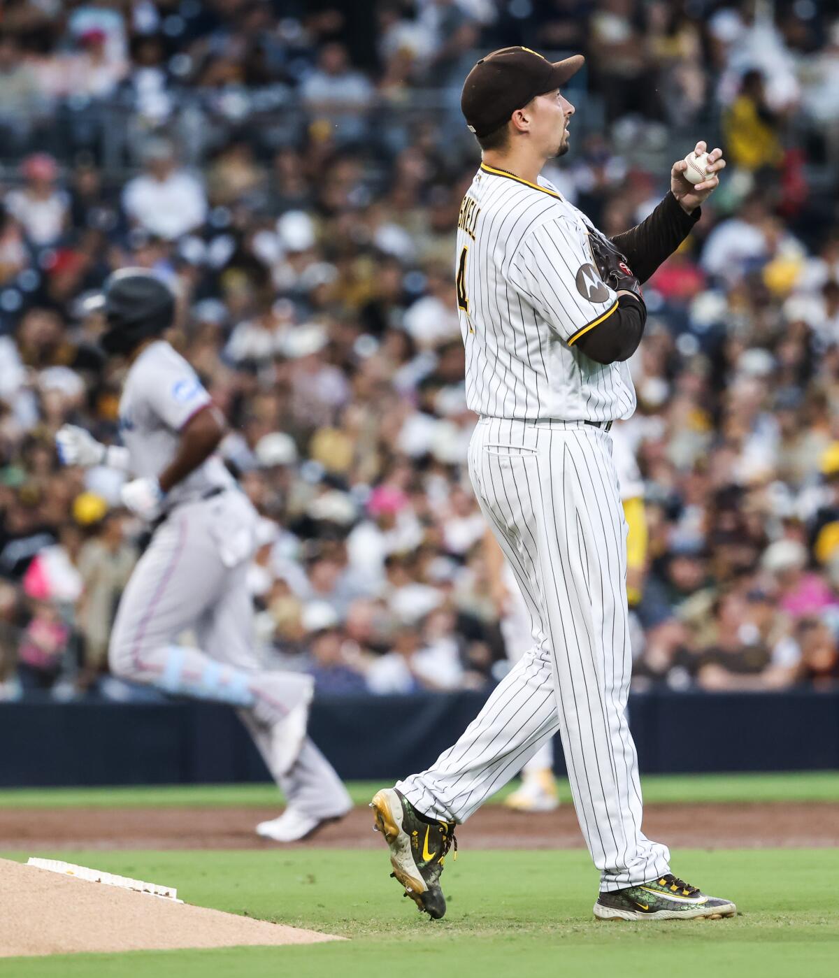 Padres' Blake Snell pitches seven no-hit innings against Diamondbacks