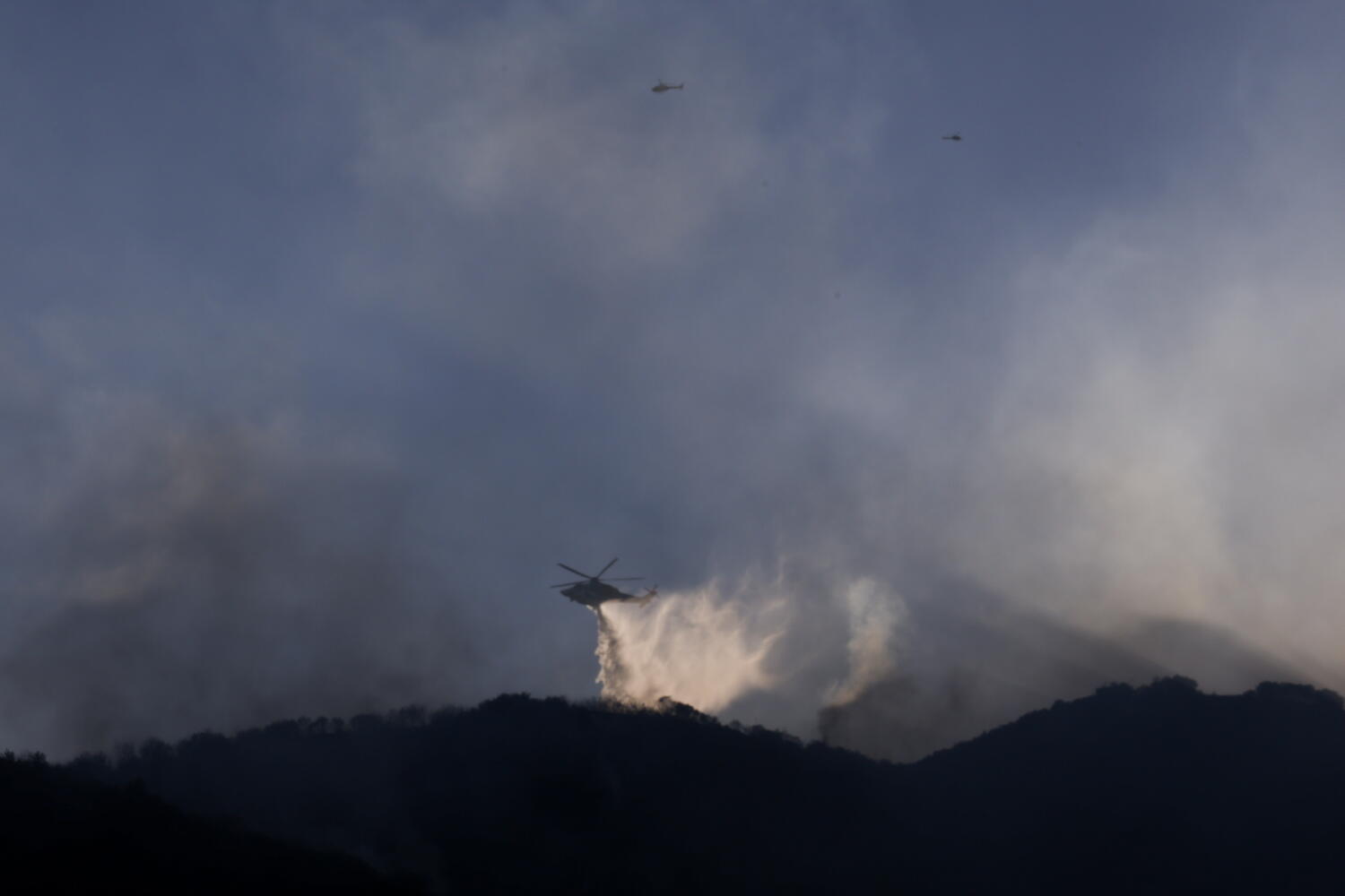Evacuations lifted as crews gain upper hand on fire that threatened homes, Getty Center