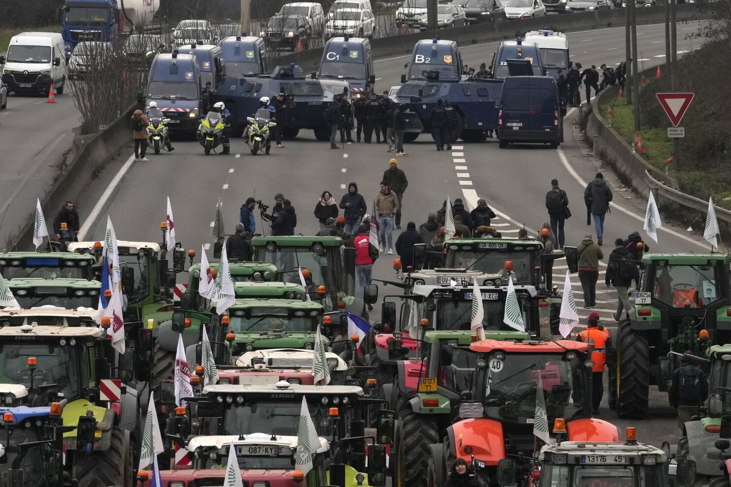 Barricaded Highways and a Deadly Incident as French Farmers Rise