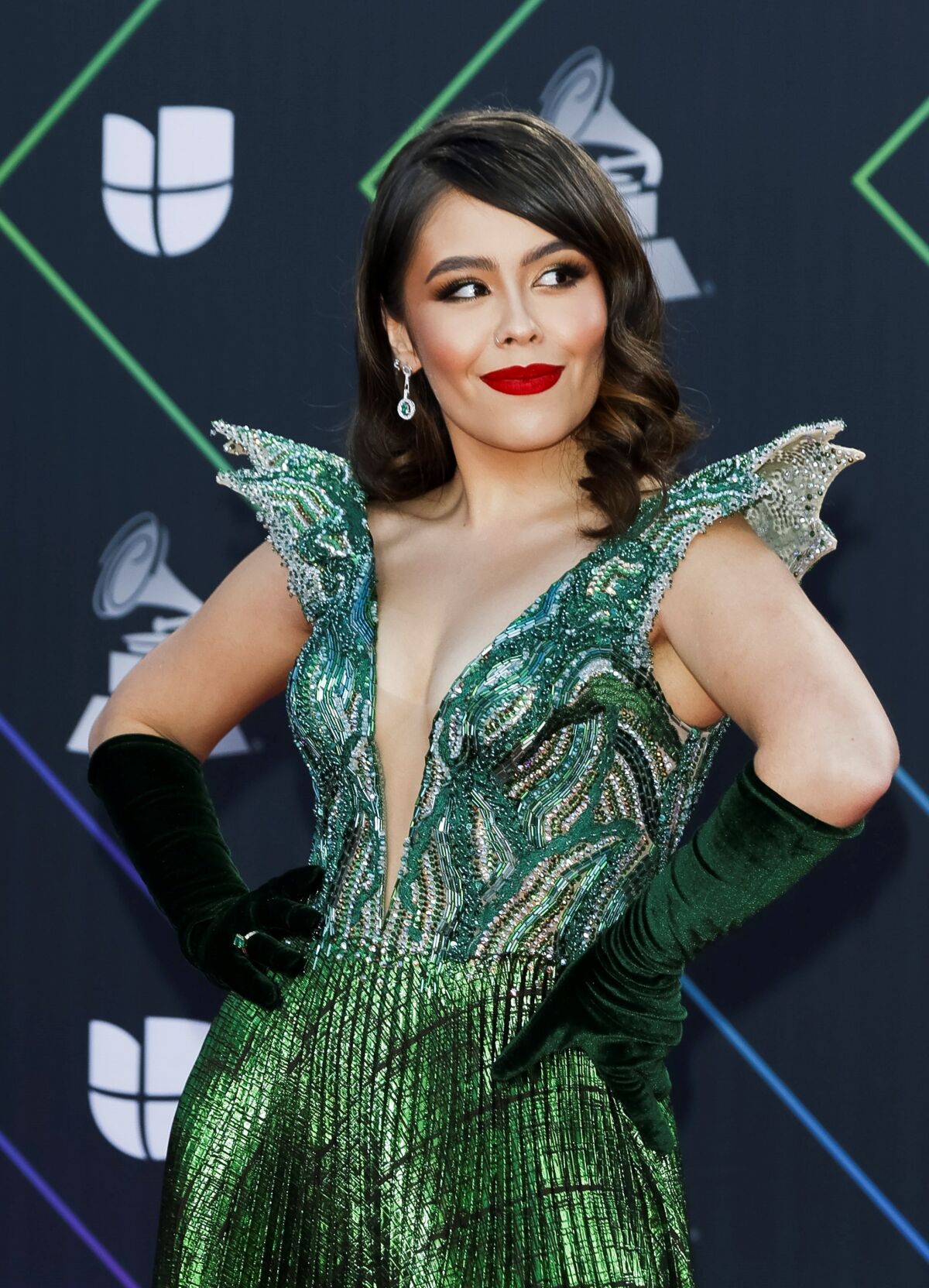 Juliana Velásquez se lleva el Latin Grammy al mejor nuevo artista - San  Diego Union-Tribune en Español