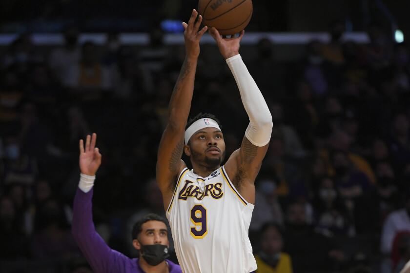 Lakers Debut Their New 'Big 3' in 111-99 Loss to Warriors – NBC Los Angeles
