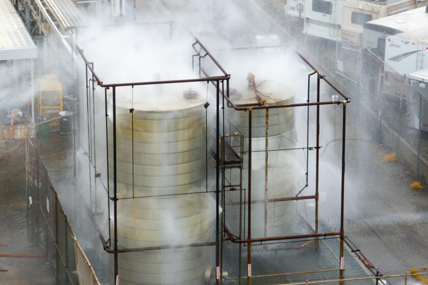 Tank Imploderar Why is Garden Grove chemical tank leak so hard to fix? - Los Angeles Times