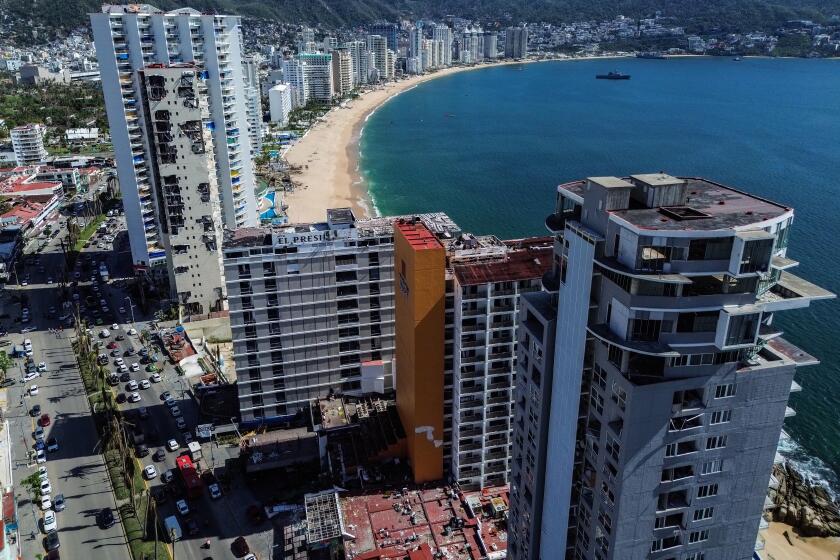 Acapulco permanece devastado un mes después del huracán Otis a pesar de los esfuerzos