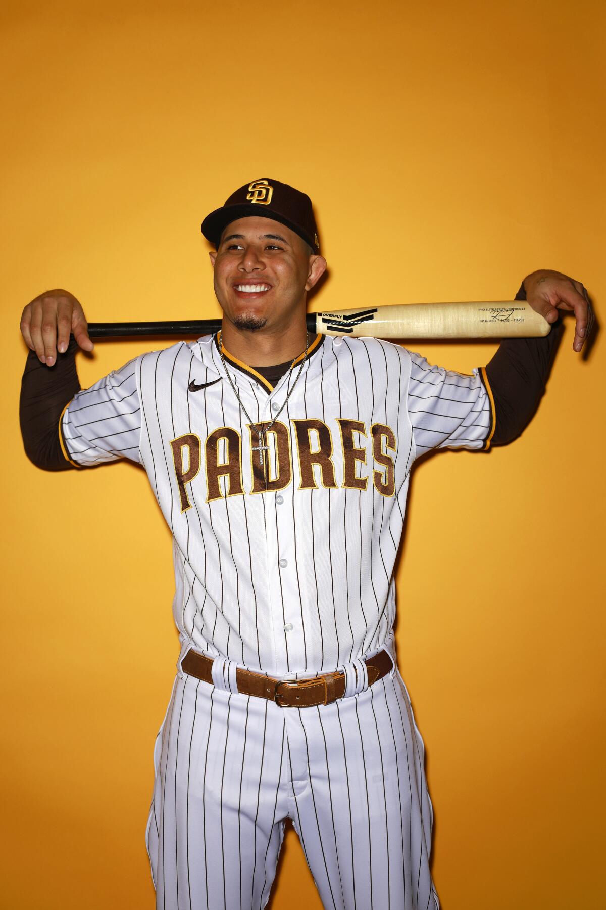 Padres, star third baseman Manny Machado agree to a new 11-year