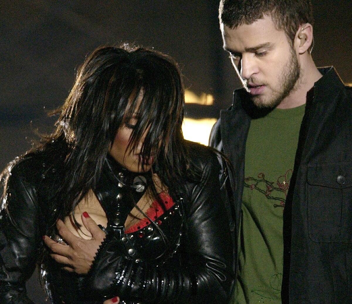 FILE - In this Sunday Feb. 1, 2004 file photo, entertainer Janet Jackson, left, covers her breast after her outfit came undone during the half time performance with Justin Timberlake at Super Bowl XXXVIII in Houston. The Supreme Court on Monday, May 4, 2009 ordered a federal appeals court to re-examine its ruling in favor of CBS Corp. in a legal fight over entertainer Janet Jackson's wardrobe malfunction. (AP Photo/David Phillip, File)