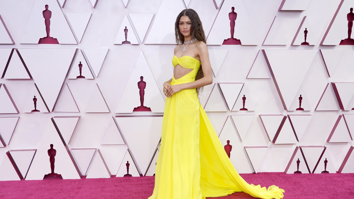 2021 Oscars Red Carpet Fashion Takes Over Union Station Los Angeles Times Oscars 2022 Fashion Times Up