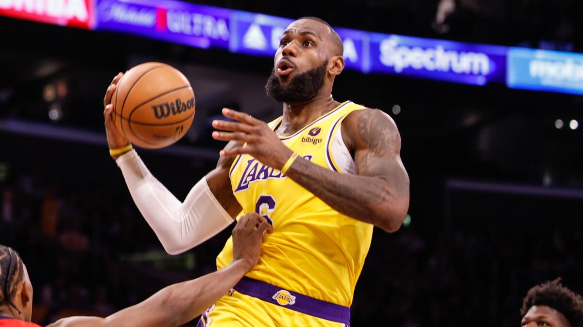 The Sports Report: How significant is LeBron James' injury? - Los Angeles Times