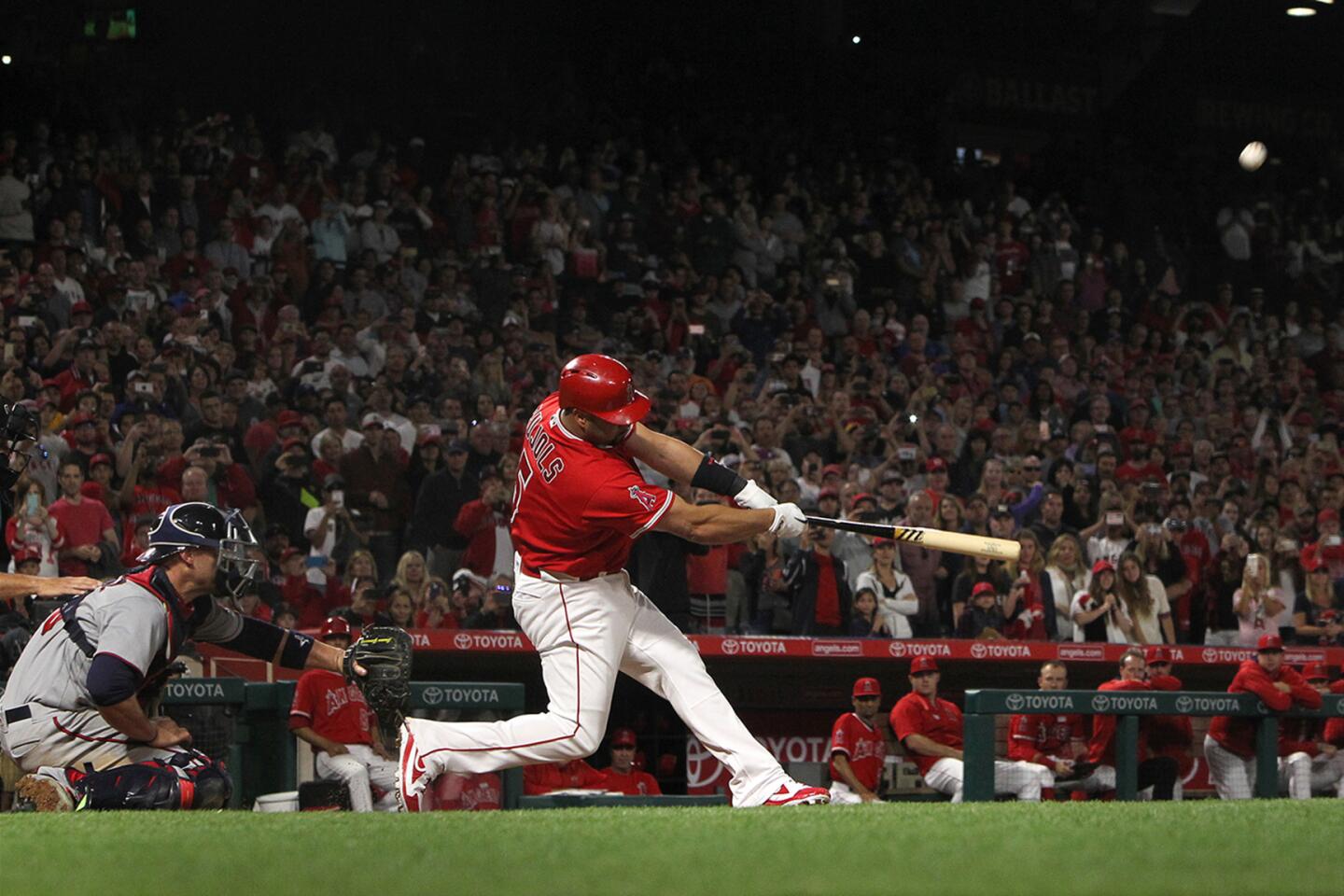 Albert Pujols' chase for 700 homers gets grand boost with recent