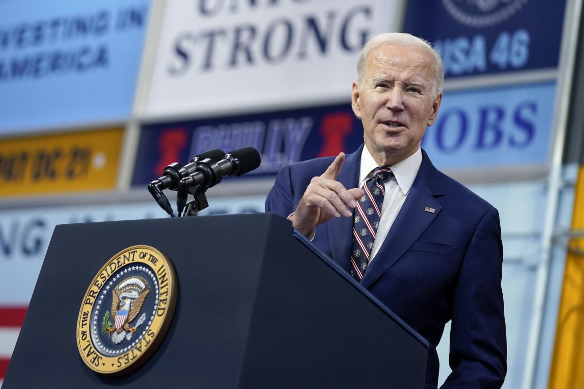 El presidente Joe Biden habla sobre su propuesta presupuestal para el 2024 en el Finishing Trades Institute