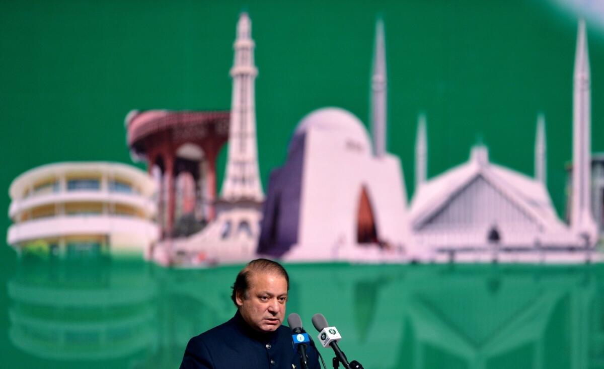 Pakistani Prime Minister Nawaz Sharif has called for talks with India.