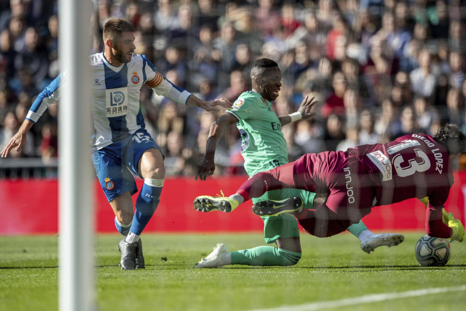 Vinicius takes over Hazard's jersey and became the No. 7 player