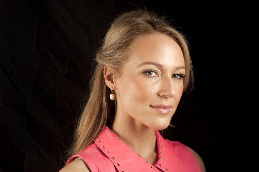 Singer-songwriter Jewel is reported to be dating football player Charlie Whitehurst.