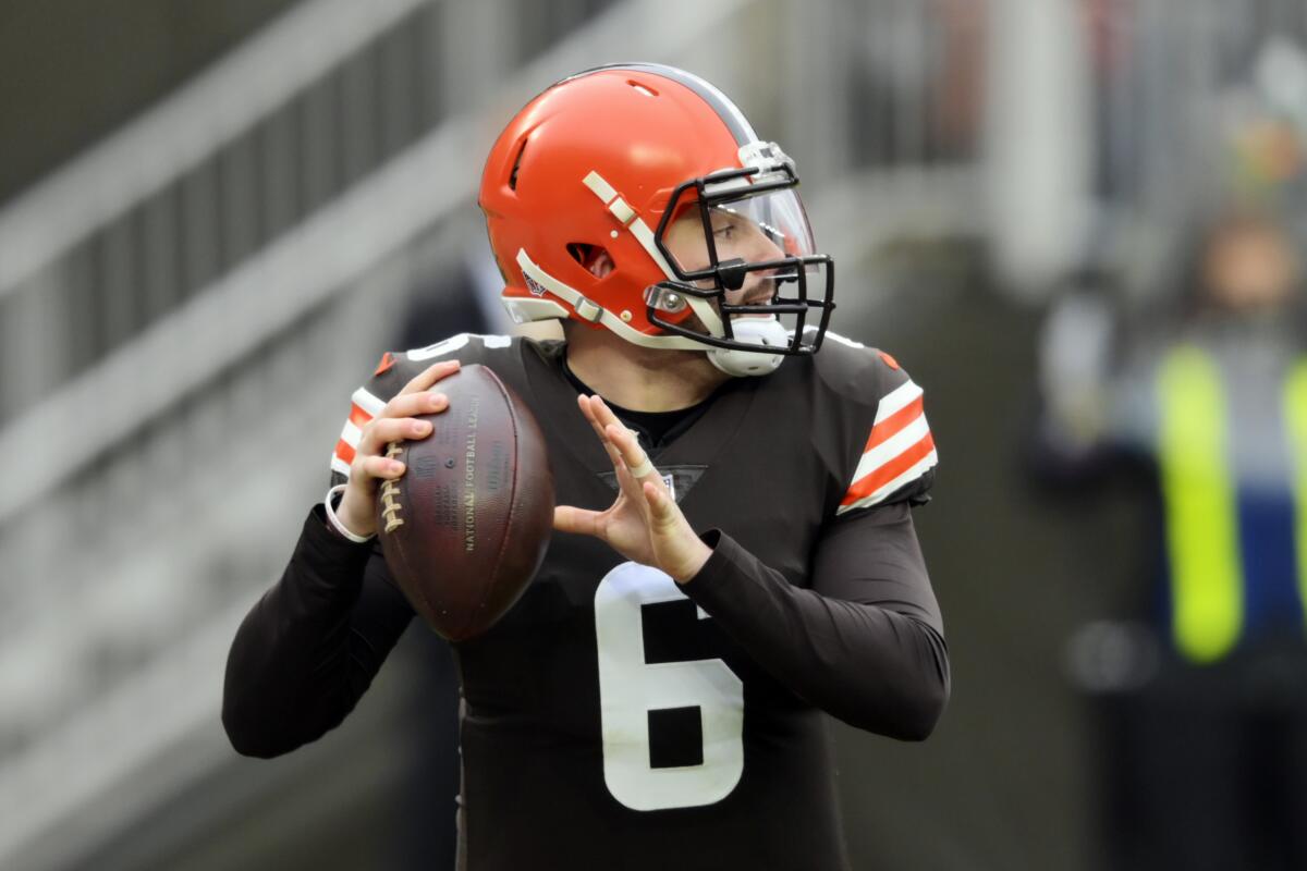 Cleveland Browns quarterback Baker Mayfield looks to throw during the first half of an NFL football game against the Pittsburgh Steelers, Sunday, Jan. 3, 2021, in Cleveland. (AP Photo/David Richard)