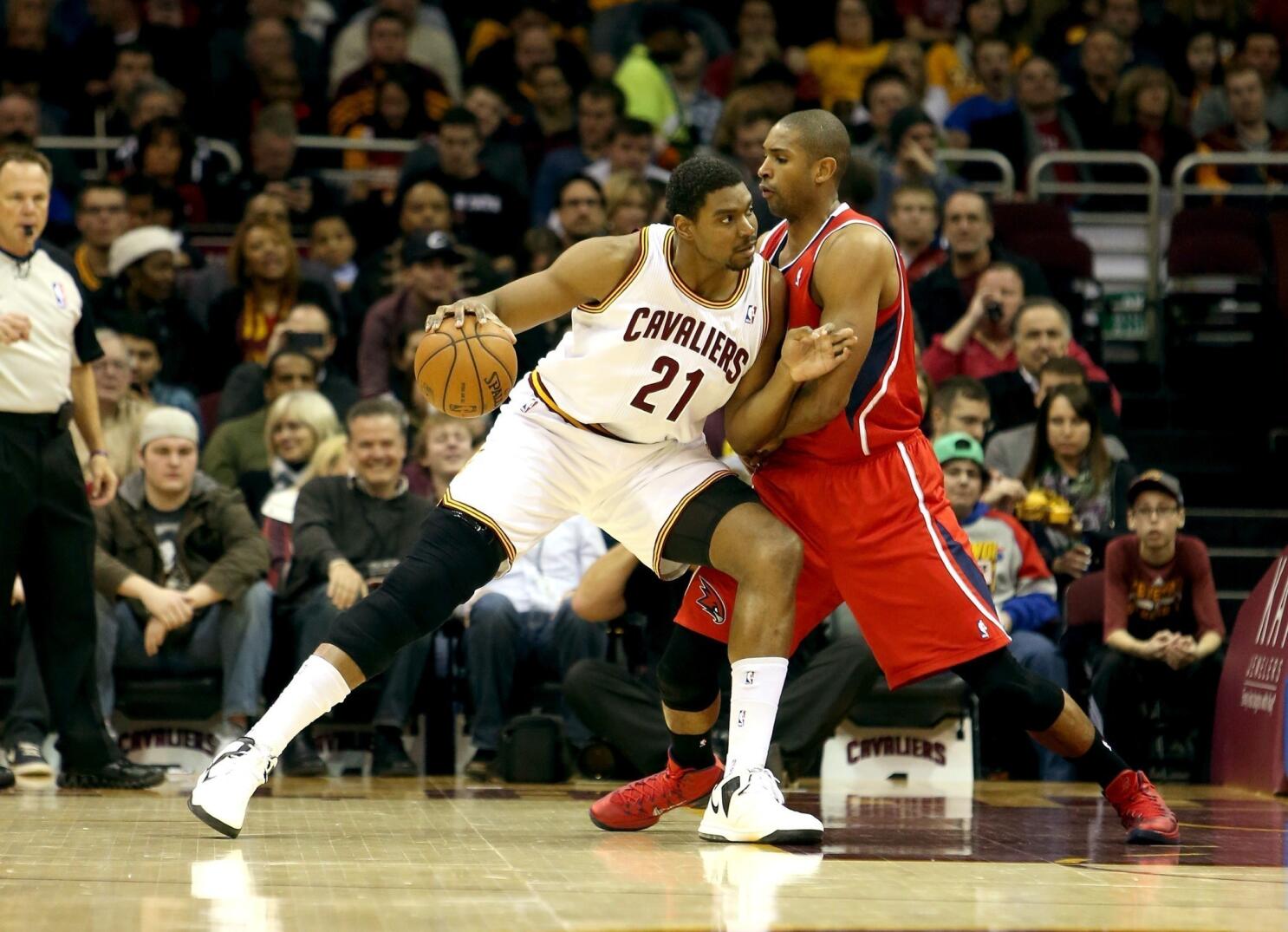 Andrew Bynum Out Indefinitely With Injuries to Both Knees