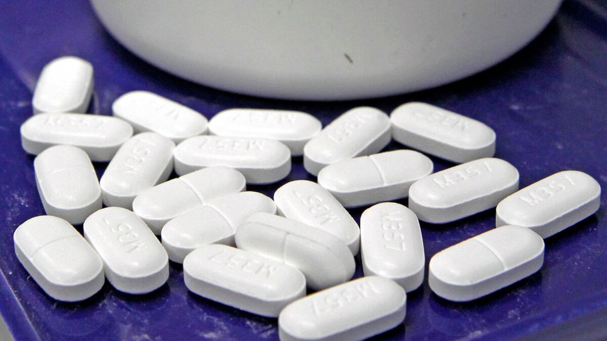The FDA wants consumers to be aware of the risks of mixing opioid painkillers, such as hydrocodone, above, with benzodiazepines, a class of anti-anxiety drugs that includes Valium, Xanax and Ativan.