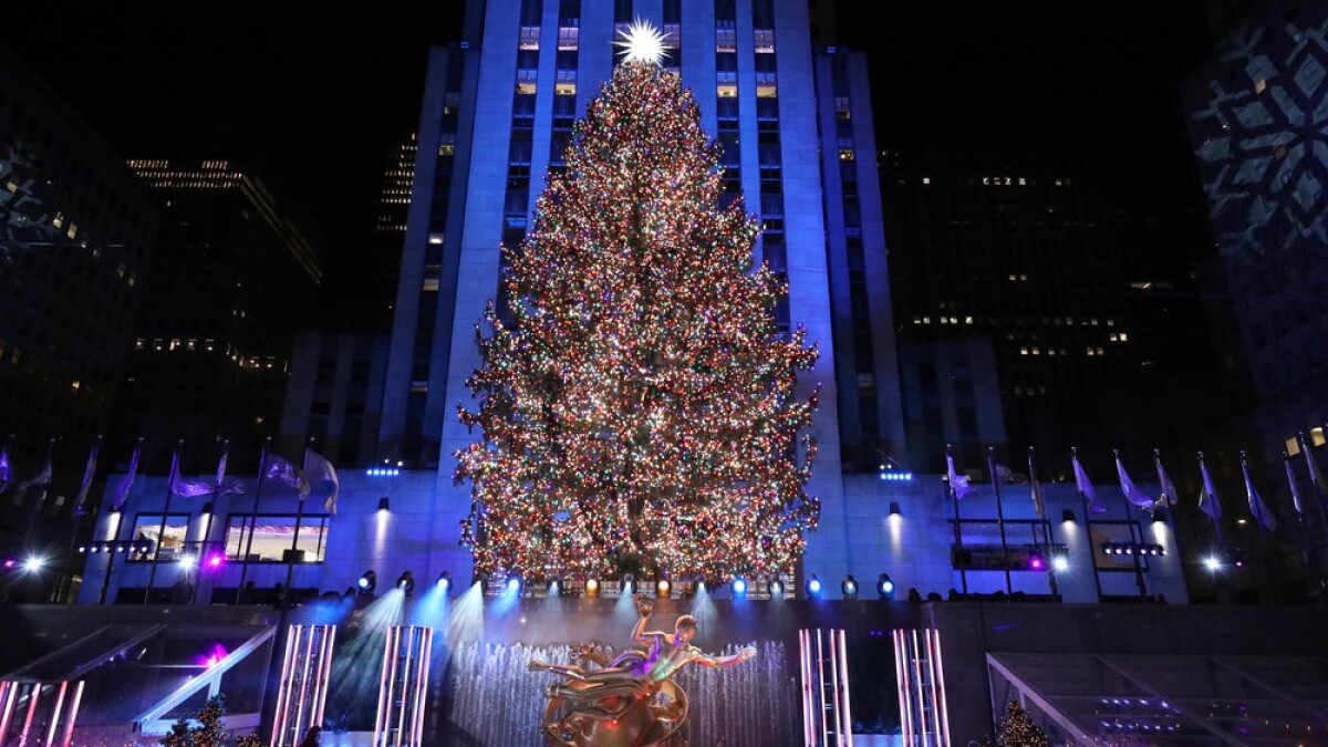 Nbc Wins Nov 30 Ratings With Nfl Rockefeller Center Tree Lighting Los Angeles Times Rockefeller Center 2021 Christmas Tree