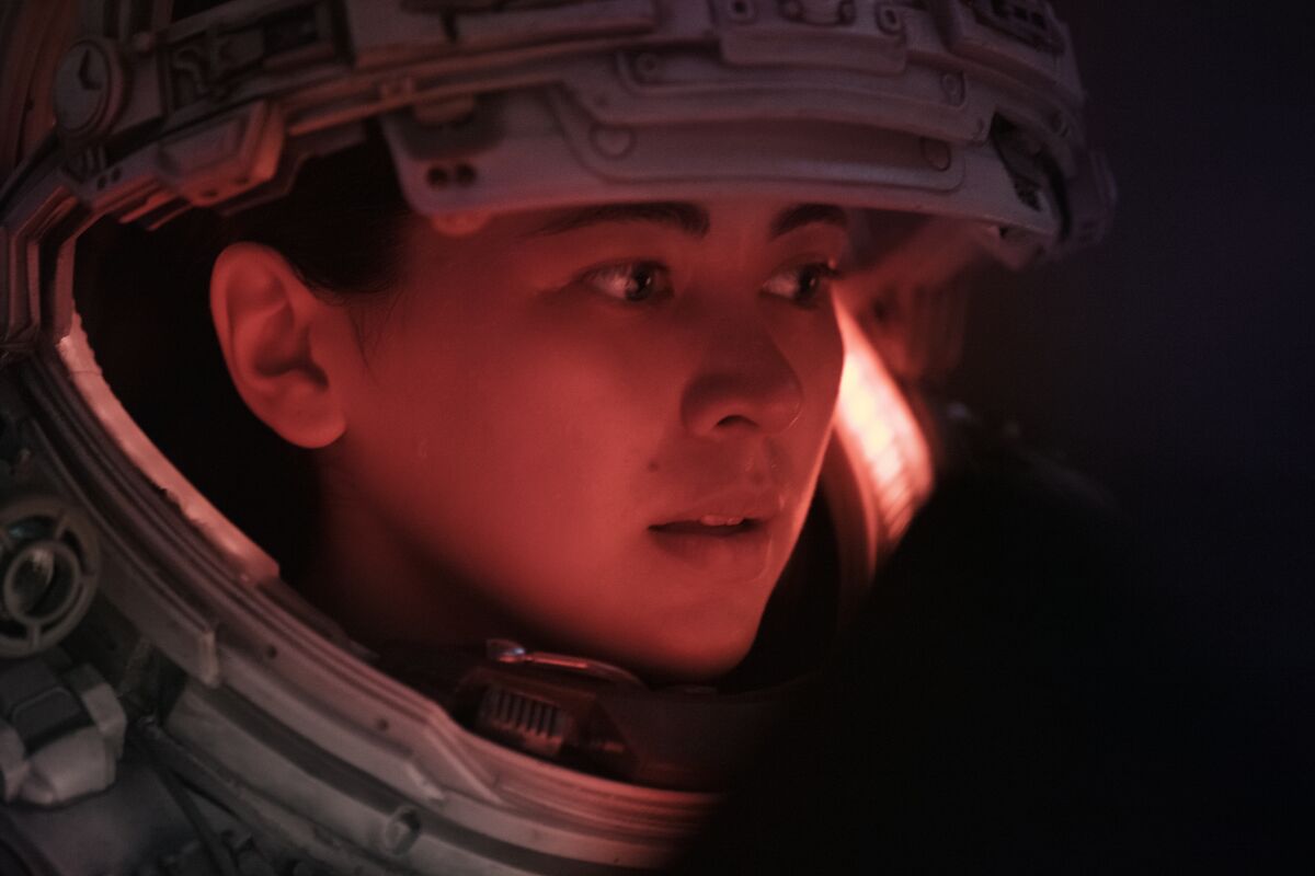 Jessica Henwick in the movie "Underwater."