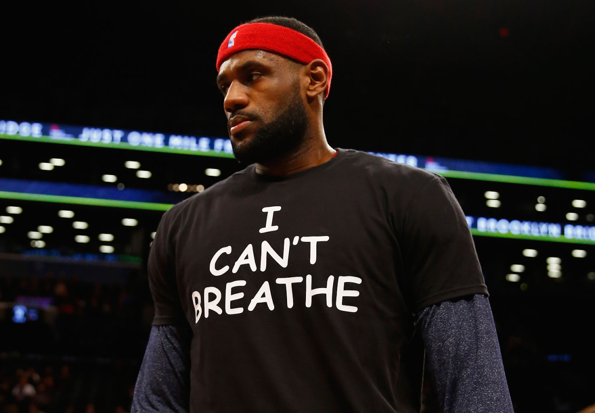 LeBron James wears an 'I CAN'T BREATHE' shirt while warming up before a game in 2014.