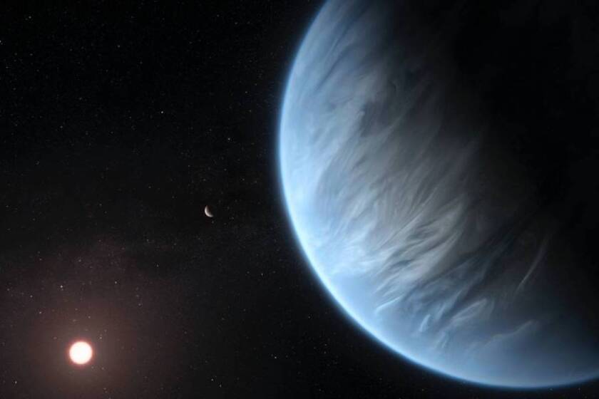 Representación artística proporcionada por el Centro de Datos de Exoquímica de la University College London muestra el Exoplaneta K2-18b al frente y su estrella y otro planeta al fondo. Científicos anunciaron el descubrimiento de agua en el planeta fuera de nuestro sistema solar que tiene temperaturas adecuadas para vida.