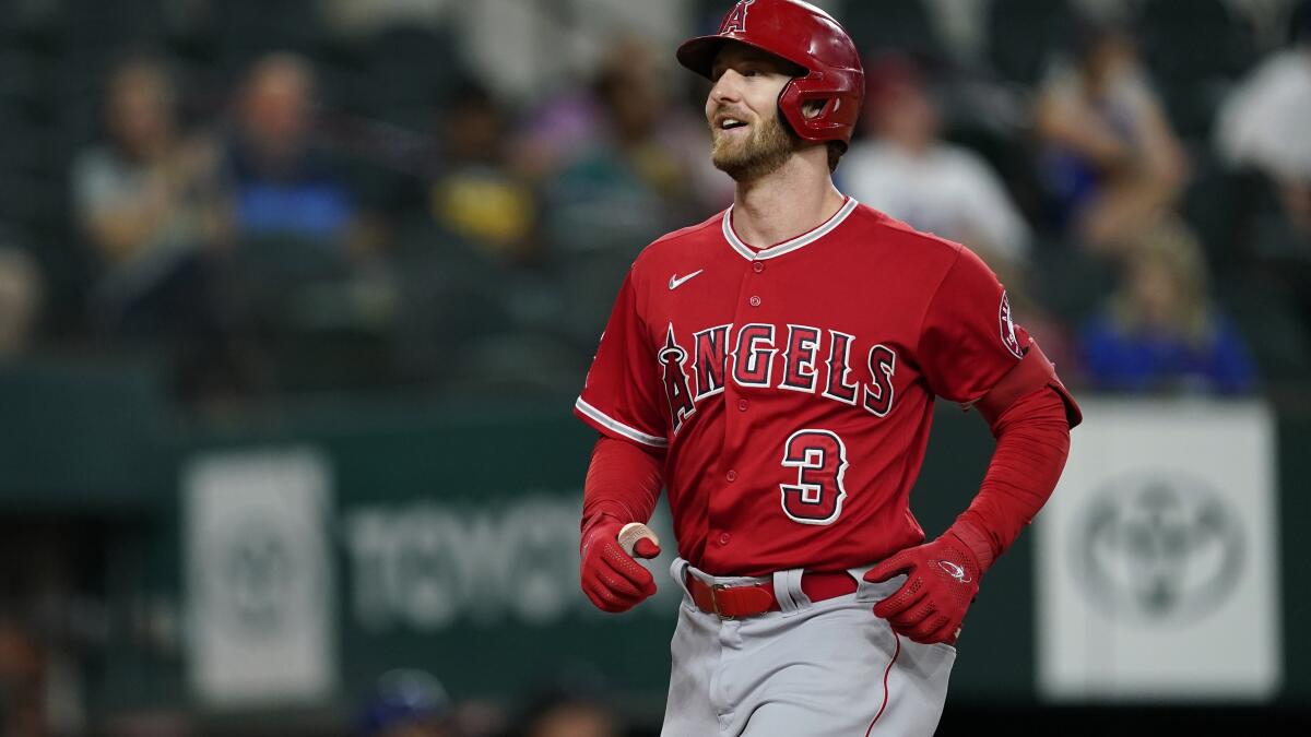 Shohei Ohtani applauds Taylor Ward who has been on a roll for the Los  Angeles Angels