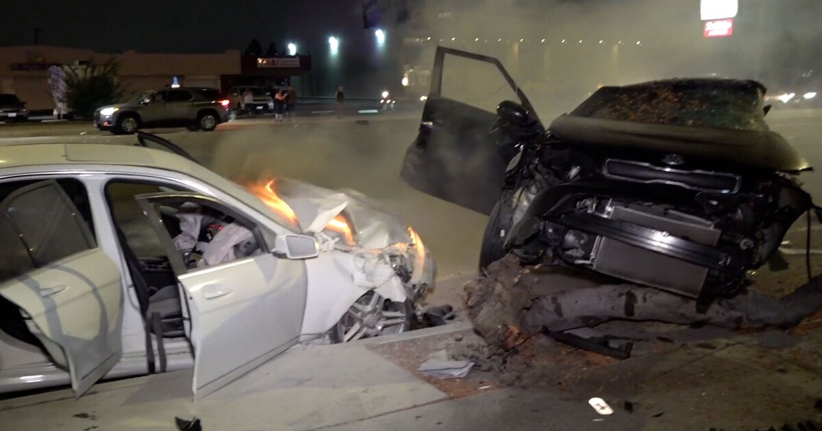 Anaheim Car Crash Kills 3 Driver Fled The Scene Los Angeles Times 