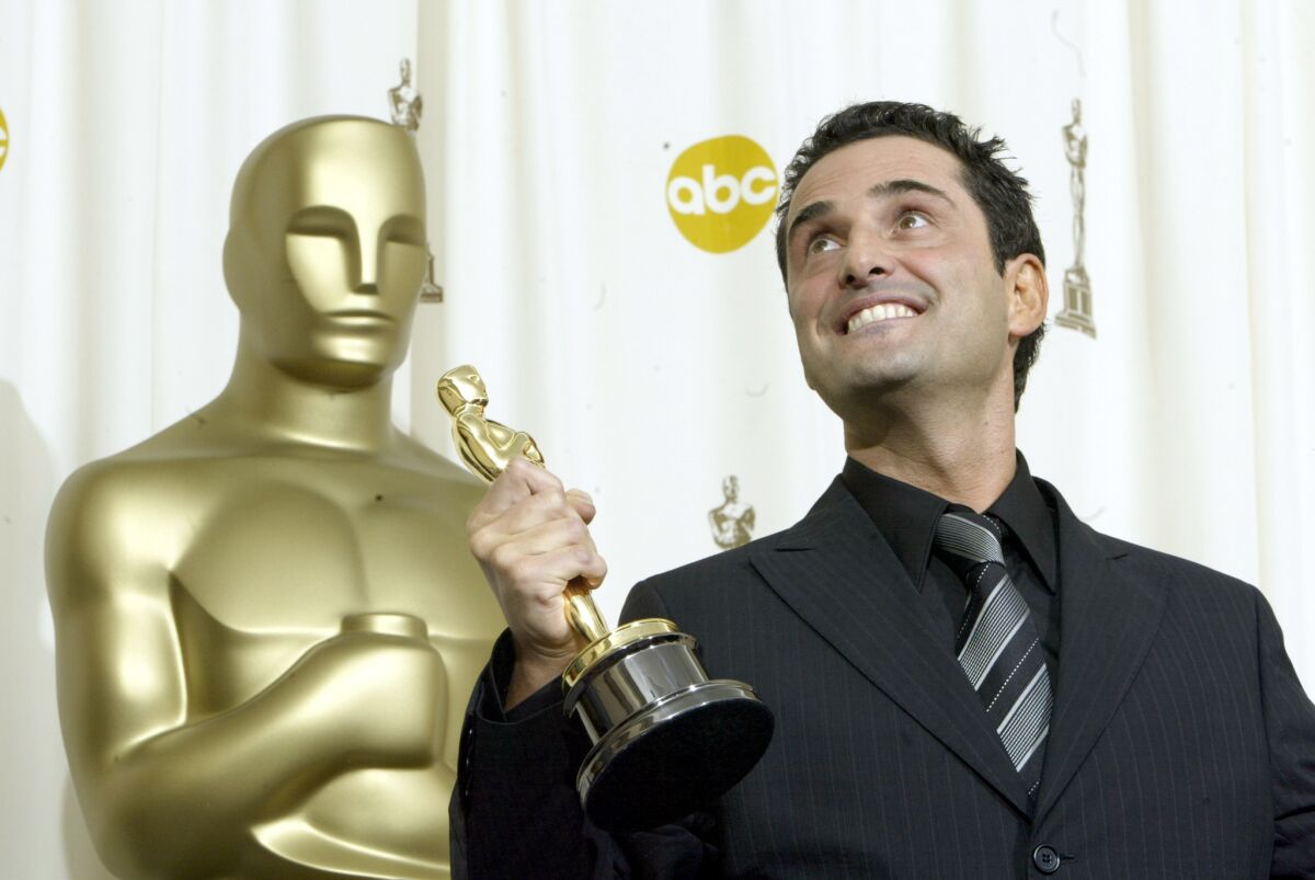 En el 2005, cuando recibe un Oscar por su tema "Al otro lado del rio".
