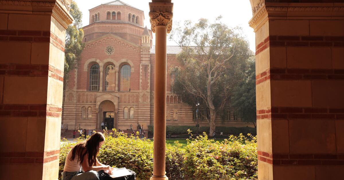 Judge blocks Trump fine Judge blocks Trump fine