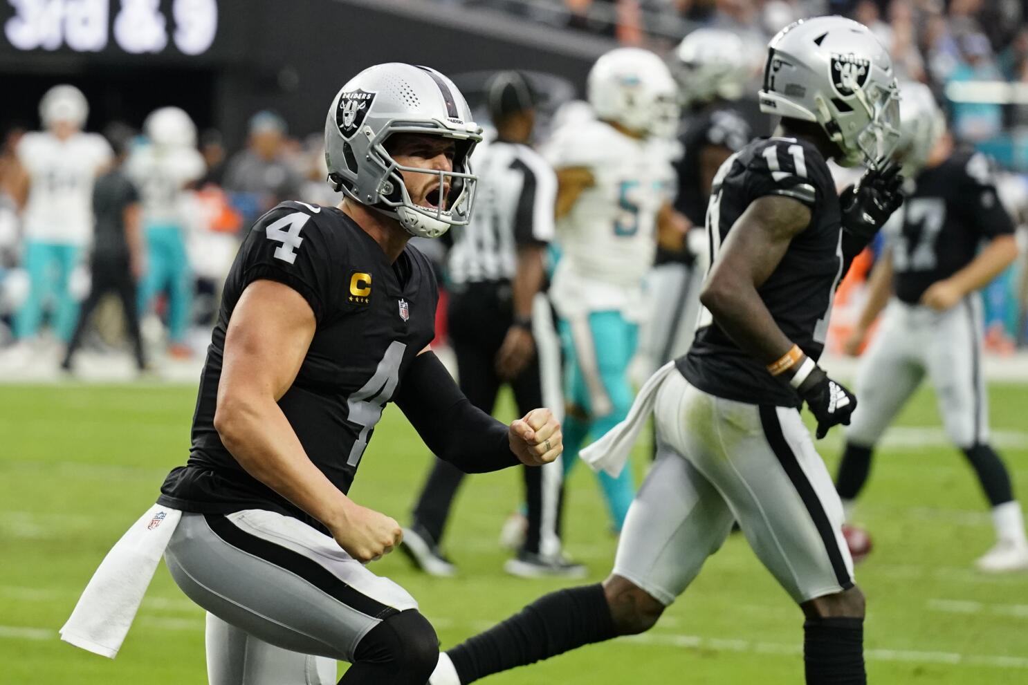 Raiders' Derek Carr on Hunter Renfrow's pass breakup: 'That was an amazing  play'