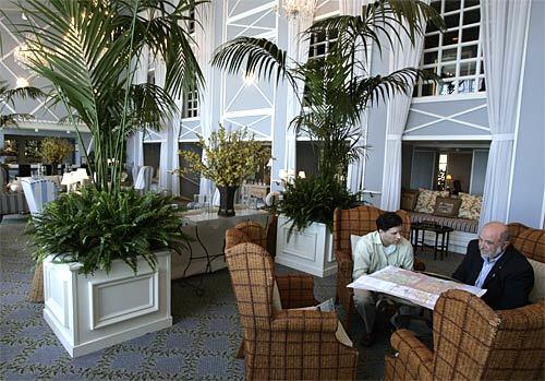 The Portofino Hotel & Yacht Club in Redondo Beach, Calif., has undergone a yearlong, $11-million makeover to make the inn more competitive with other beach hotels. The spacious two-story lobby sets the tone.