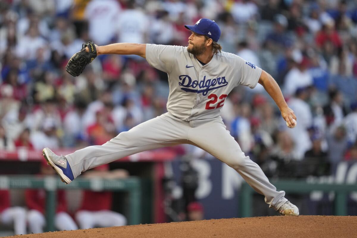 Clayton Kershaw re-signs with Dodgers for 2023 season