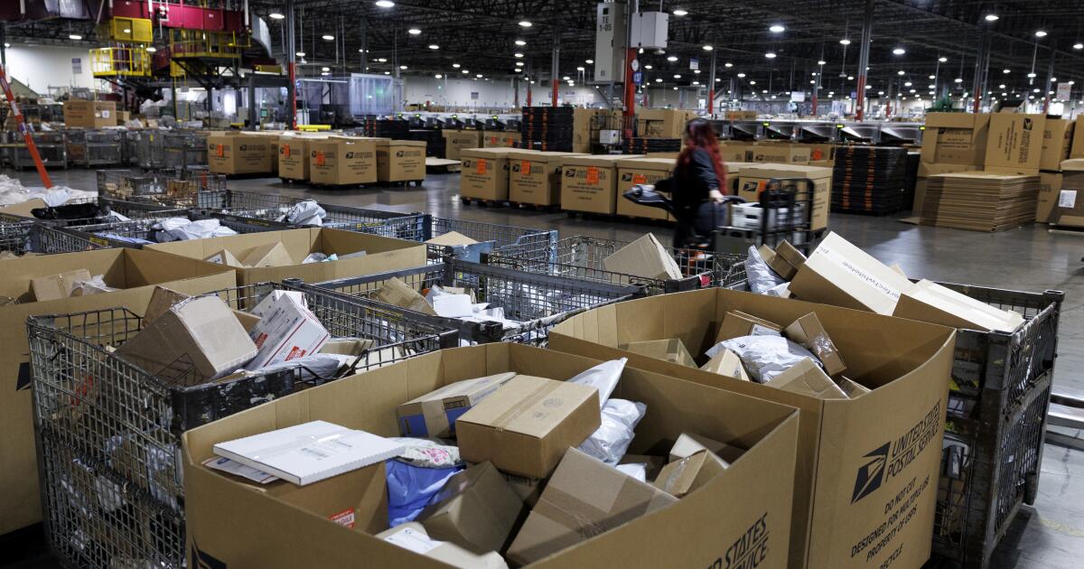 Envoi d’une arme de poing : l’administration Trump insiste pour envoyer des armes de poing via l’USPS