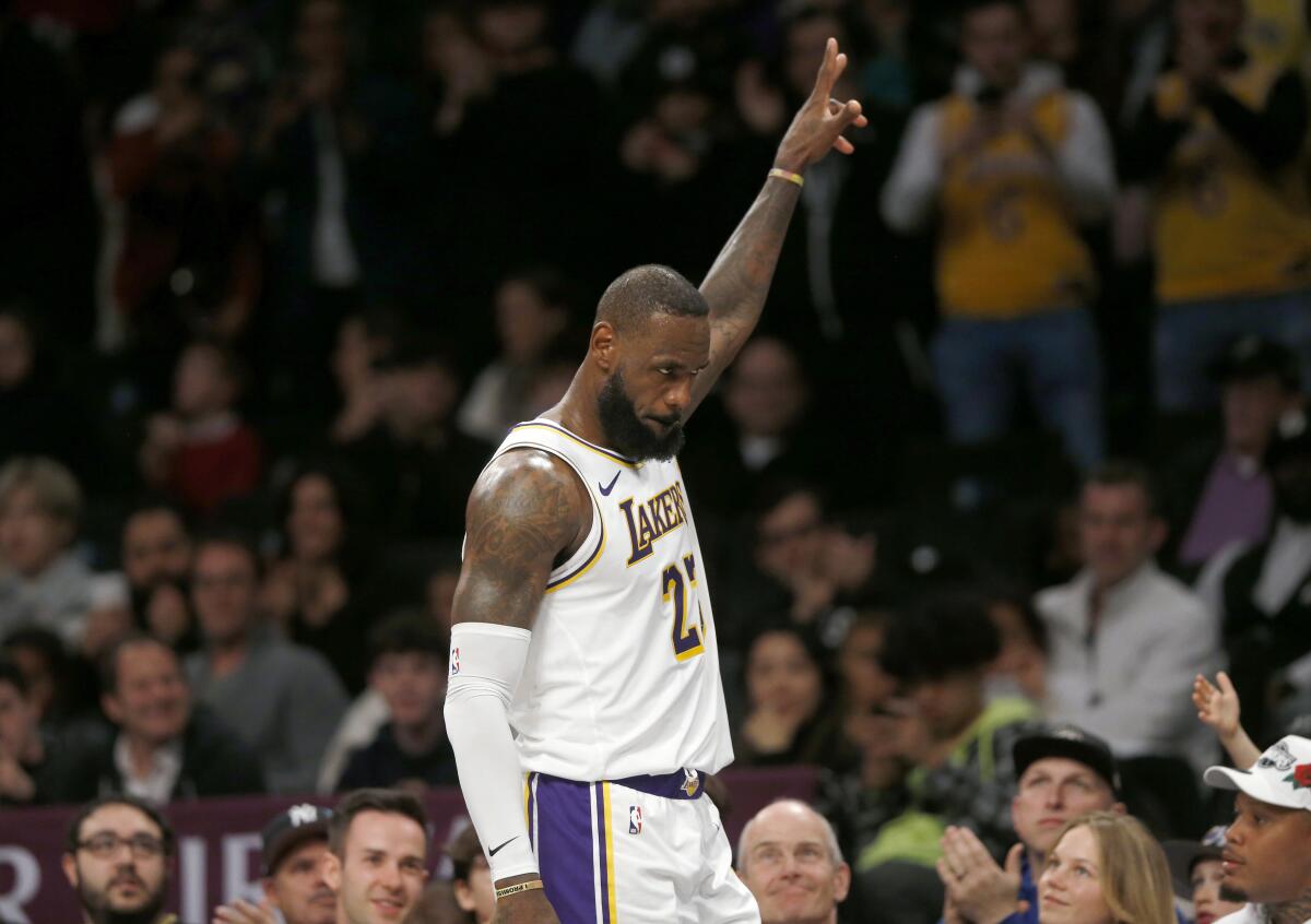 El alero de los Lakers de Los nngeles LeBron James 