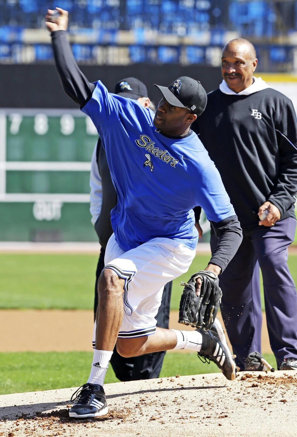 Tracy McGrady wants to be a pro pitcher