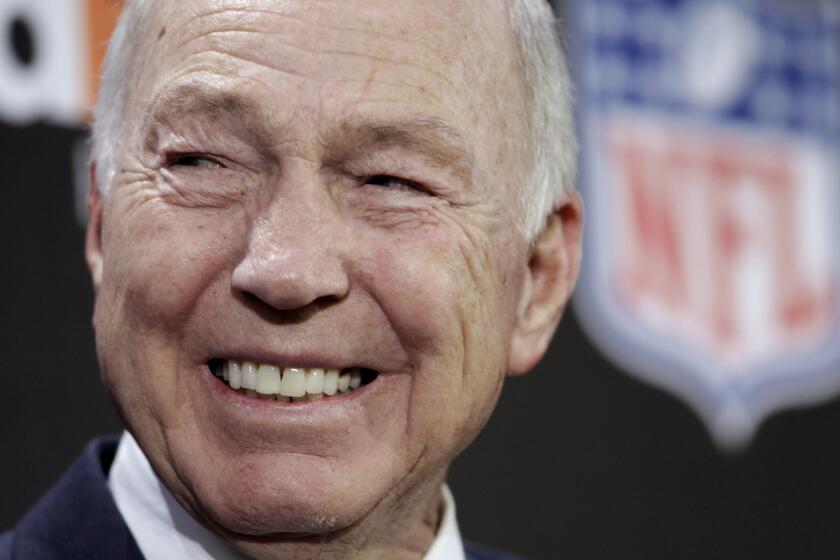 Green Bay Packers great Bart Starr is recovering from a mild stroke, his family says.
