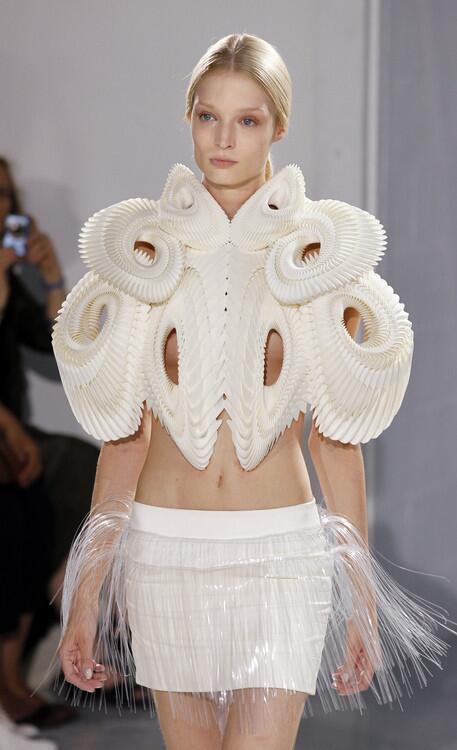 Iris Van Herpen collection