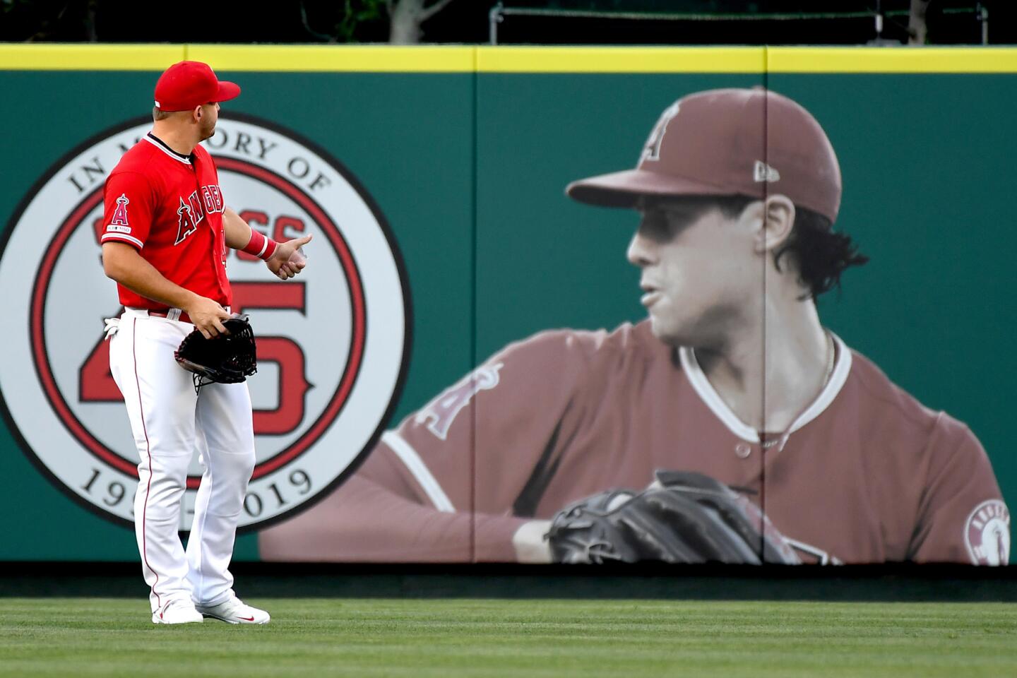 Watch: L.A. Angels pay tribute to Tyler Skaggs, honor him with combined  no-hitter