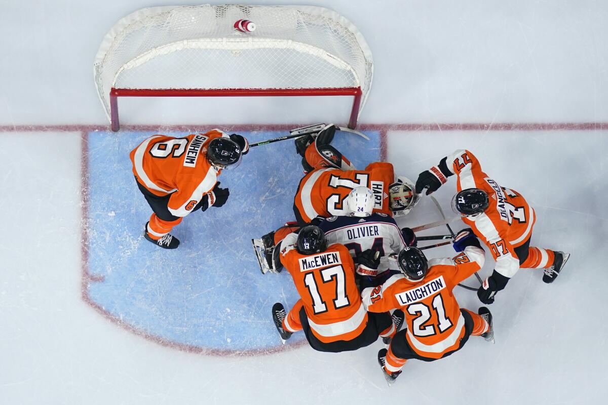 Travis Konecny scores twice in Philadelphia Flyers' opening win