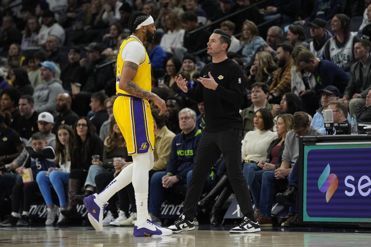 JJ Redick, LeBron James'in Lakers'a ne zaman döneceğini bilmiyor