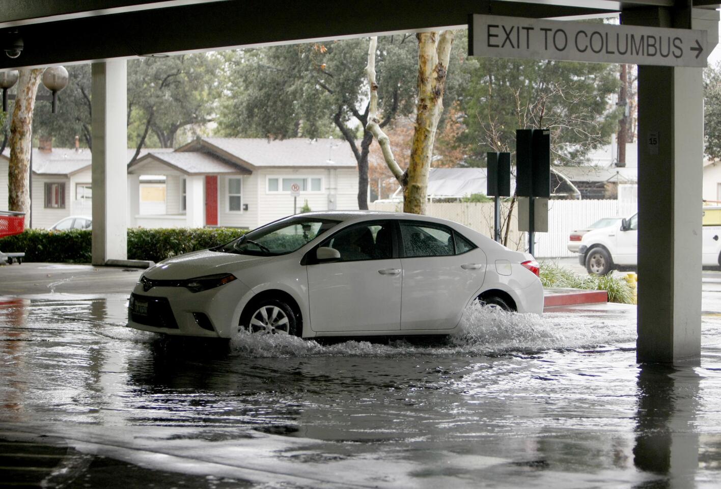 Photo Gallery: Rain to continue over the weekend throughout Glendale and La Cañada Flintridge