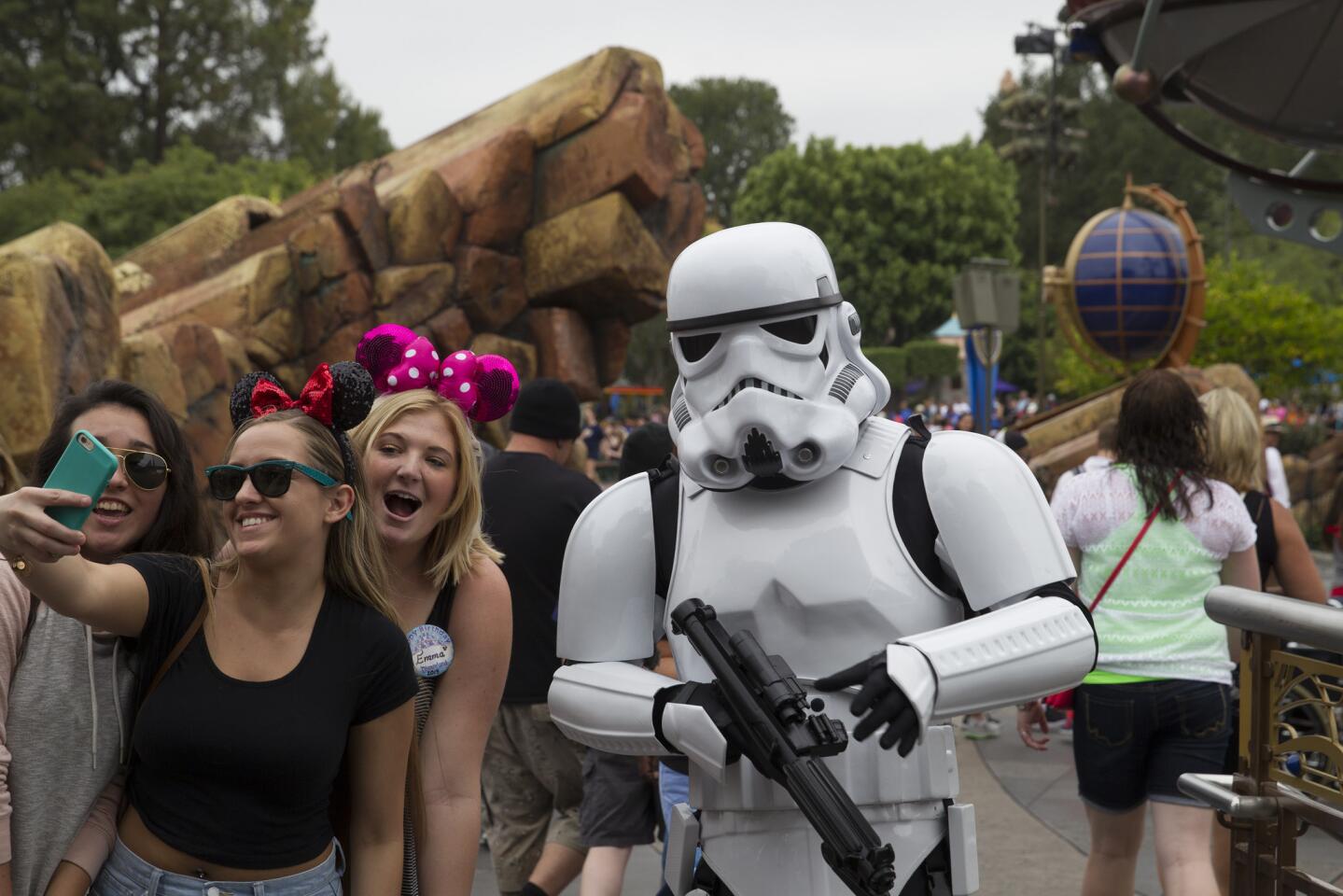 Disneyland fans celebrate 60th anniversary