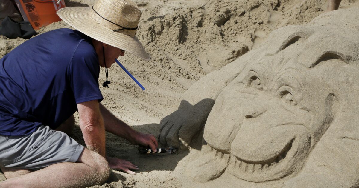Photo Gallery Sandcastle contest in Corona del Mar Los Angeles Times