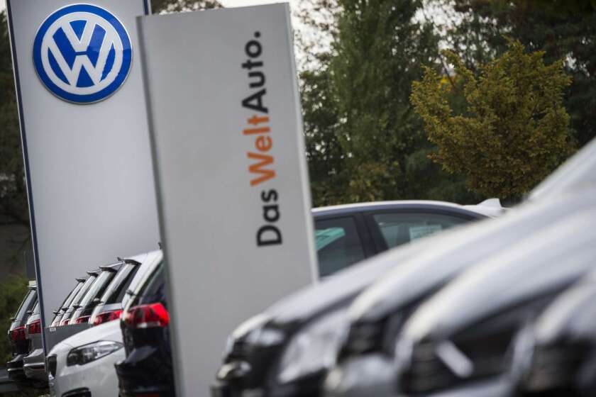 German transport authorities have ordered auto giant Volkswagen to recall 2.4 million diesel vehicles in Germany that are equipped with pollution-cheating software.