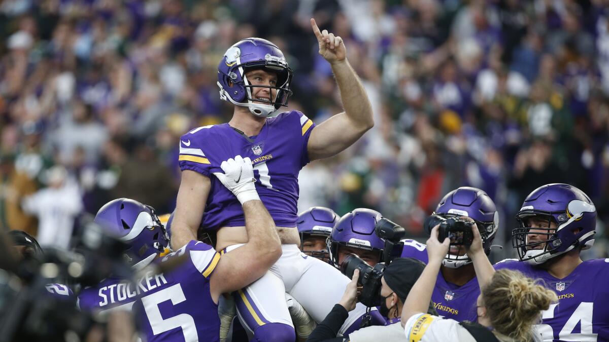 Vikings beat Rodgers, Packers 34-31 on last-second FG